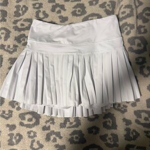 White gold hinge skirt